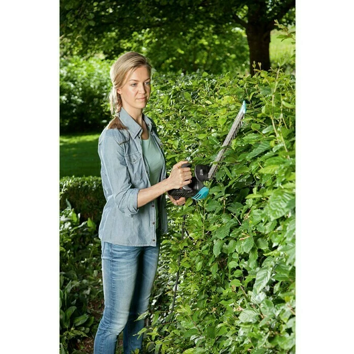 BAUHAUS Gardena Elektro-Heckenschere Easy Cut 420/45 420 W, Schnittlänge: 43 Cm, Schnittstärke: 18 Mm 2 BAUHAUS Gardena Elektro-Heckenschere Easy Cut 420/45 420 W, Schnittlänge: 43 Cm, Schnittstärke: 18 Mm – Bild 2
