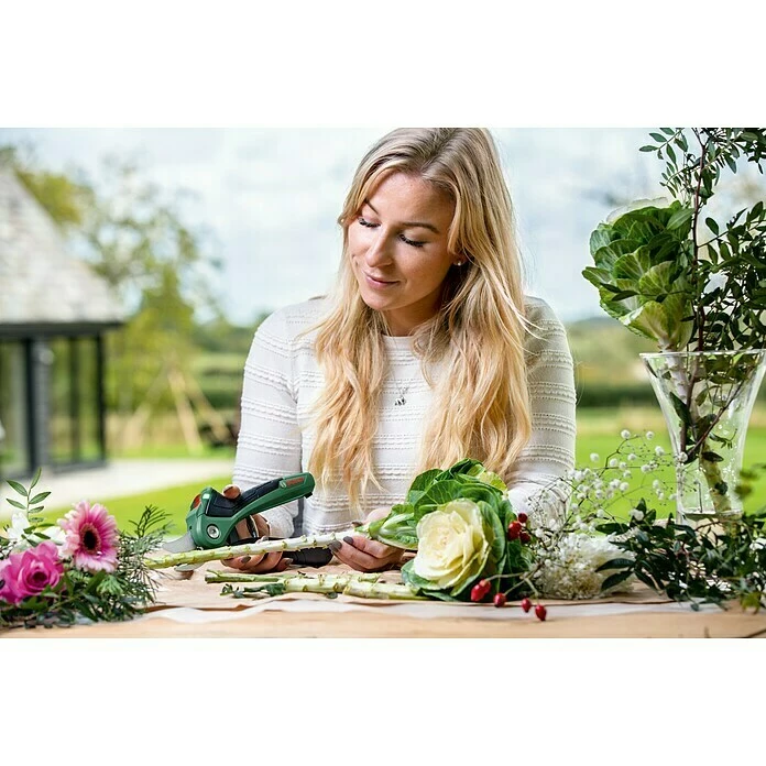 BAUHAUS Bosch Akku-Gartenschere EasyPrune 3,6 V, 1 Akku, Max. Aststärke: 25 Mm 4 BAUHAUS Bosch Akku-Gartenschere EasyPrune 3,6 V, 1 Akku, Max. Aststärke: 25 Mm – Bild 4